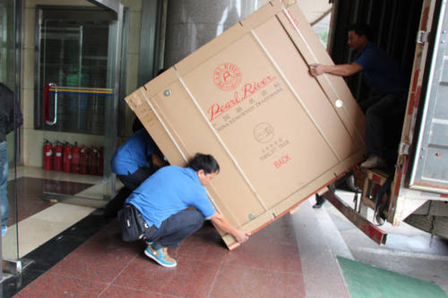 鱼峰钢琴贵重工艺品无忧运